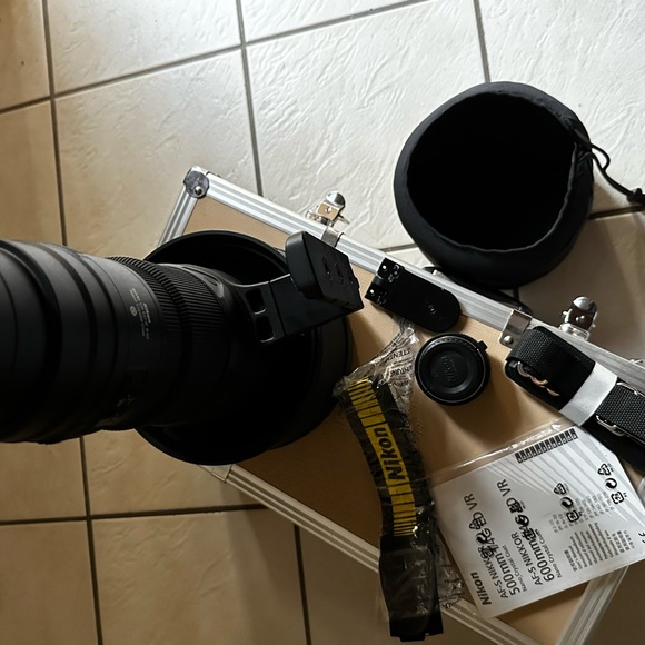 Nikon AF-S NIKKOR 600mm f/4G ED VR Lens - Picture 3 of 8